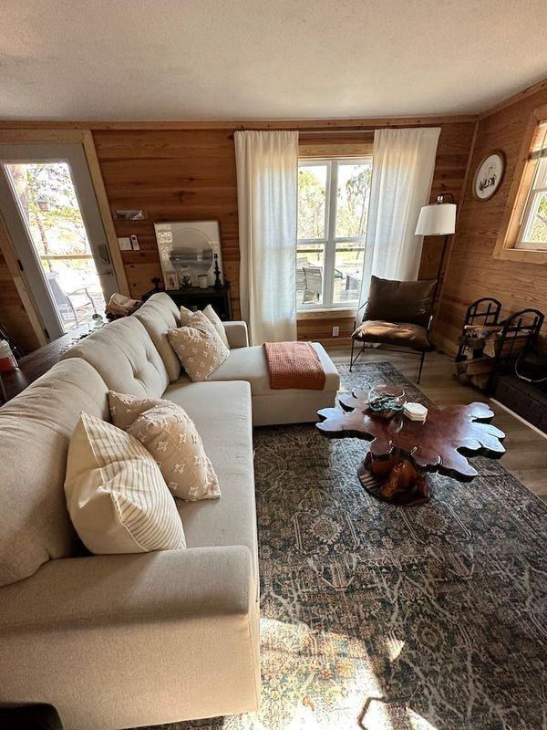 401 Springwood Ter - Photo 5 of 18