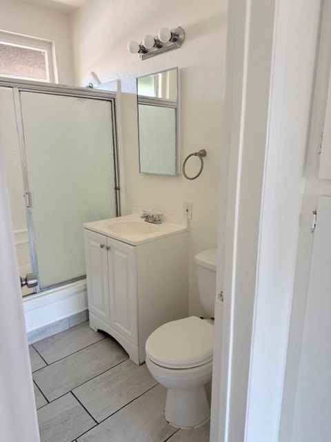 11820 Hart St - Photo 3 of 6