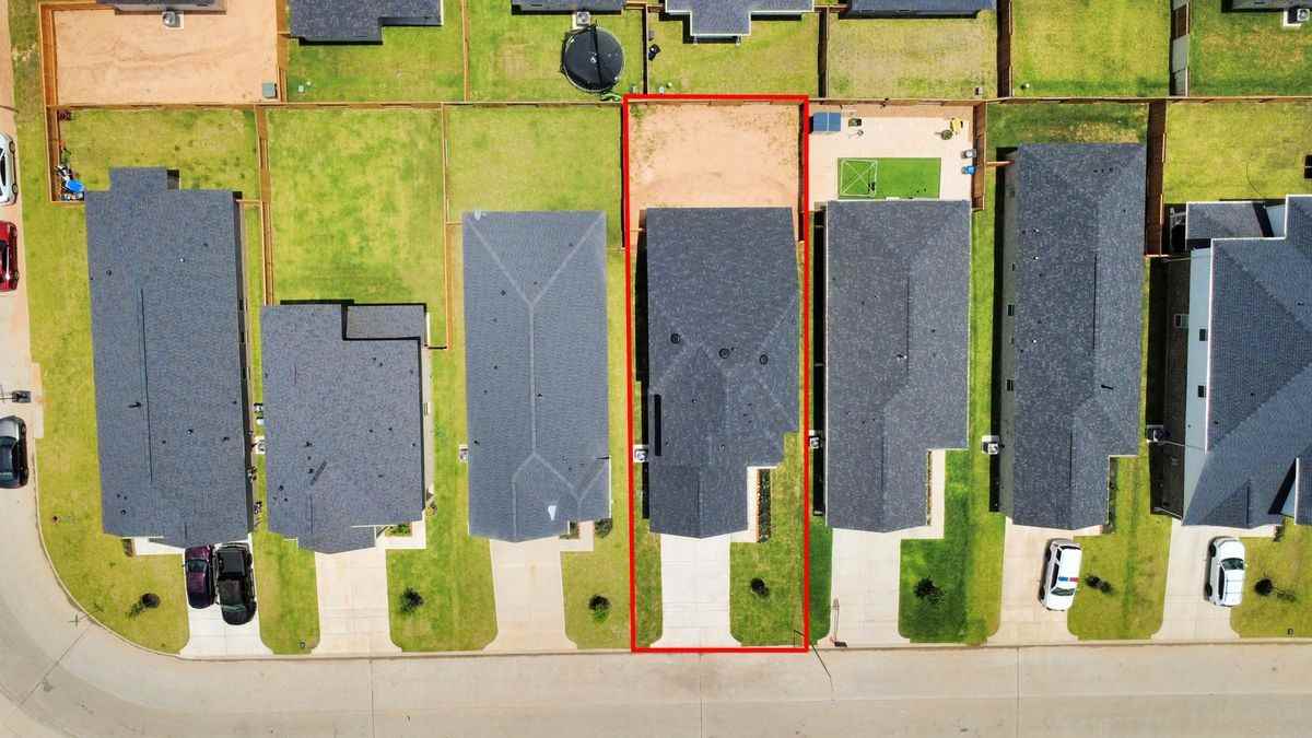 22826 Xanthos St - Photo 4 of 49