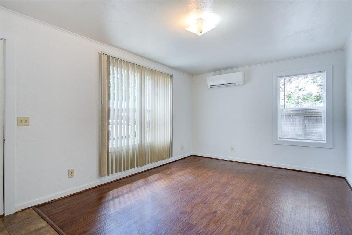 535 Spring St - Photo 3 of 17