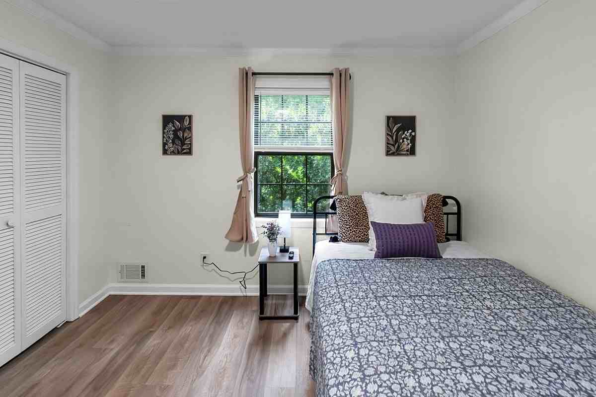 1812 Wiggins Cir Sw - Photo 5 of 23