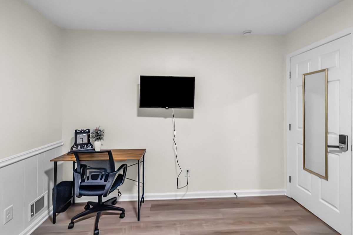 1812 Wiggins Cir Sw - Photo 7 of 23