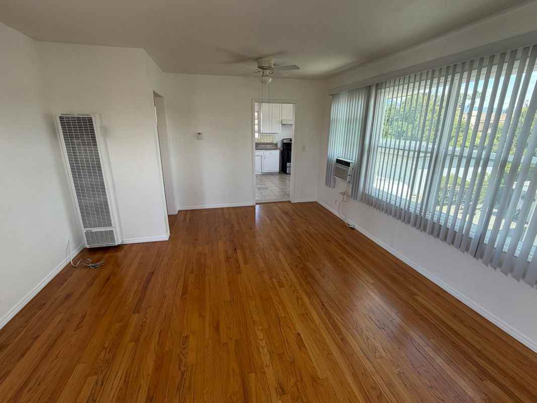 5660 Noel Dr - Photo 4 of 15