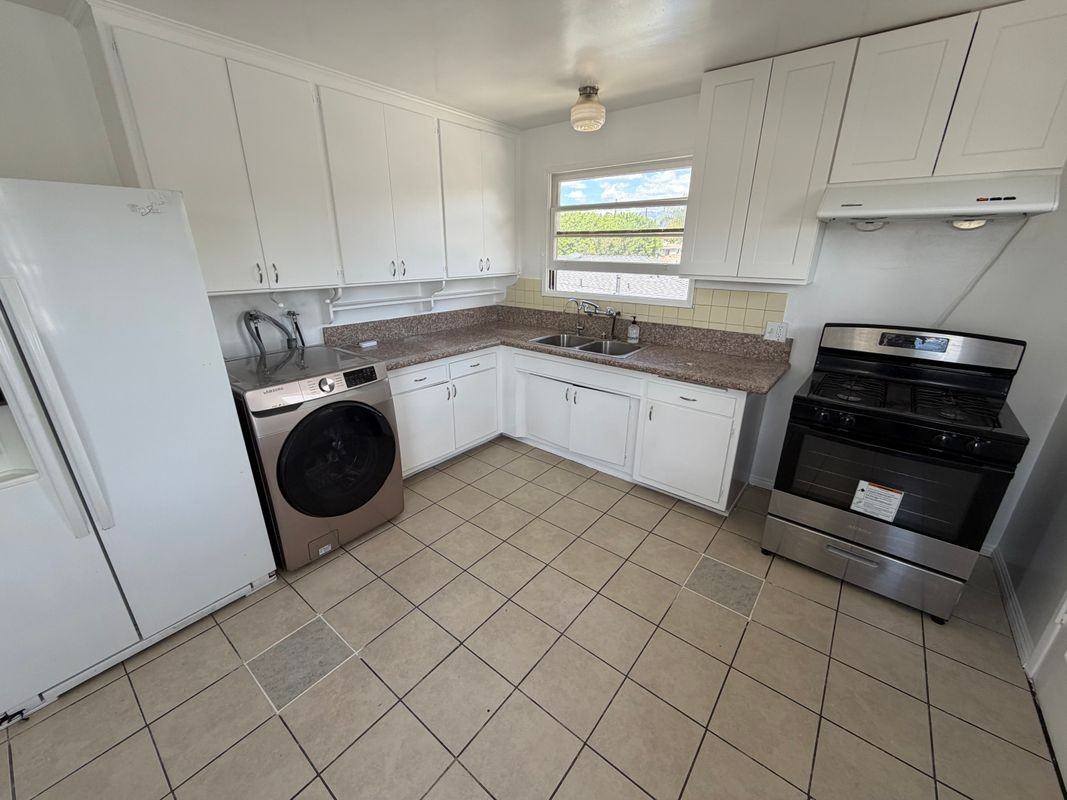 5660 Noel Dr - Photo 5 of 15