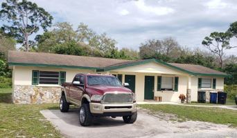 featured image of 802 N Lake Dr