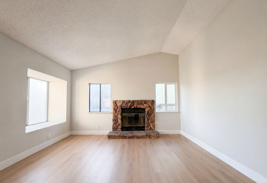 2553 E Avenue J4 - Photo 2 of 22