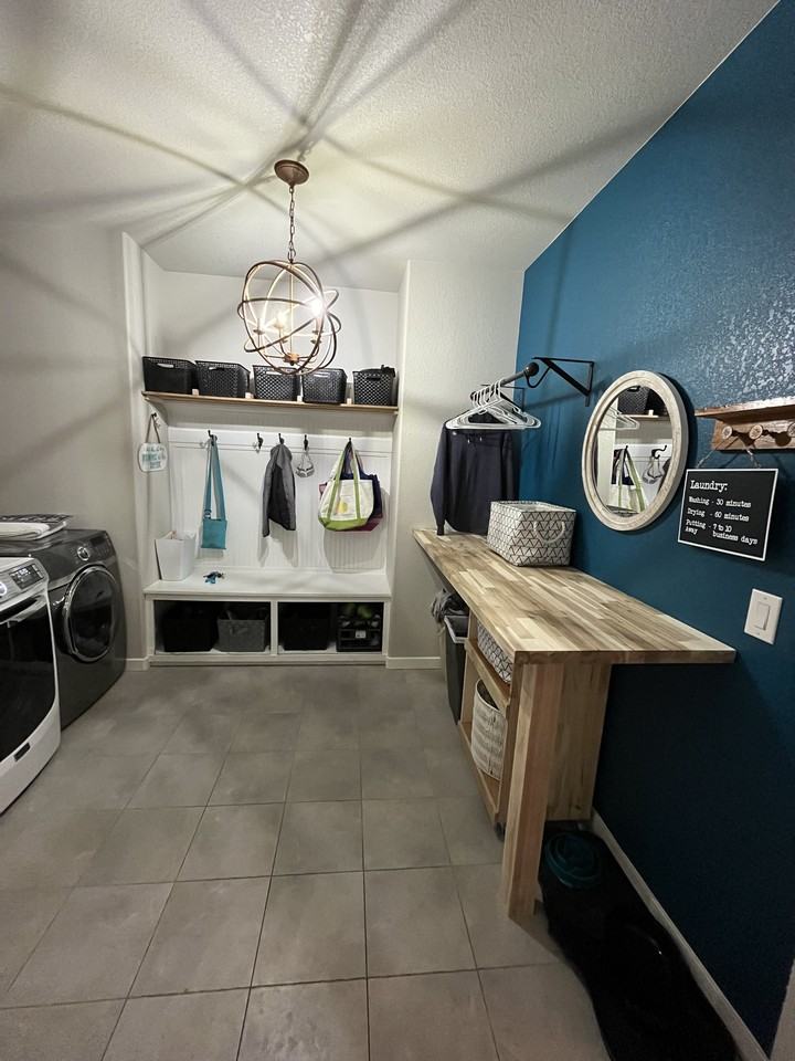 2053 Covered Bridge Pkwy - Photo 2 of 19