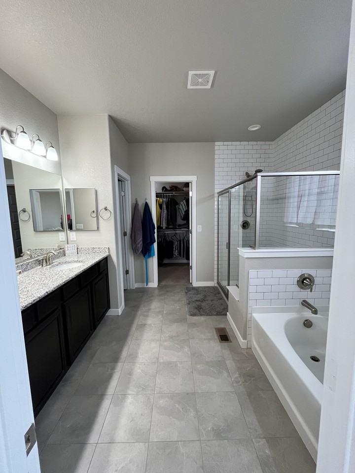 2053 Covered Bridge Pkwy - Photo 6 of 19