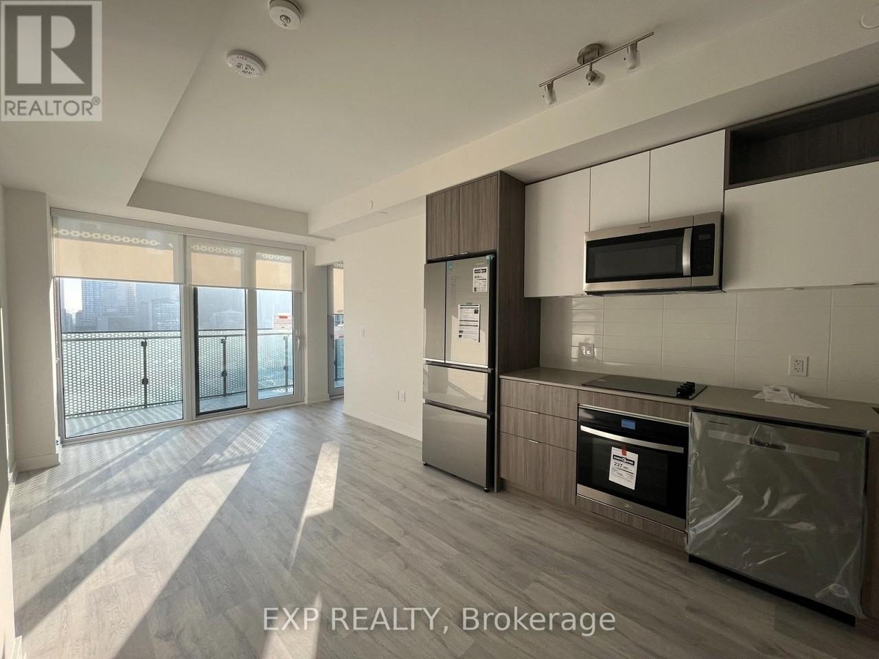 135 Lower Sherbourne Street #2032 - Photo 2 of 15