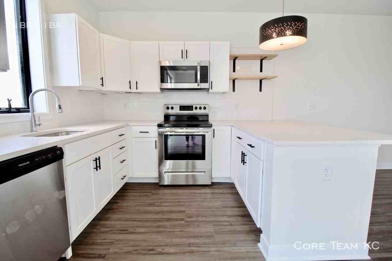 222 Waldo Flats - Photo 6 of 39