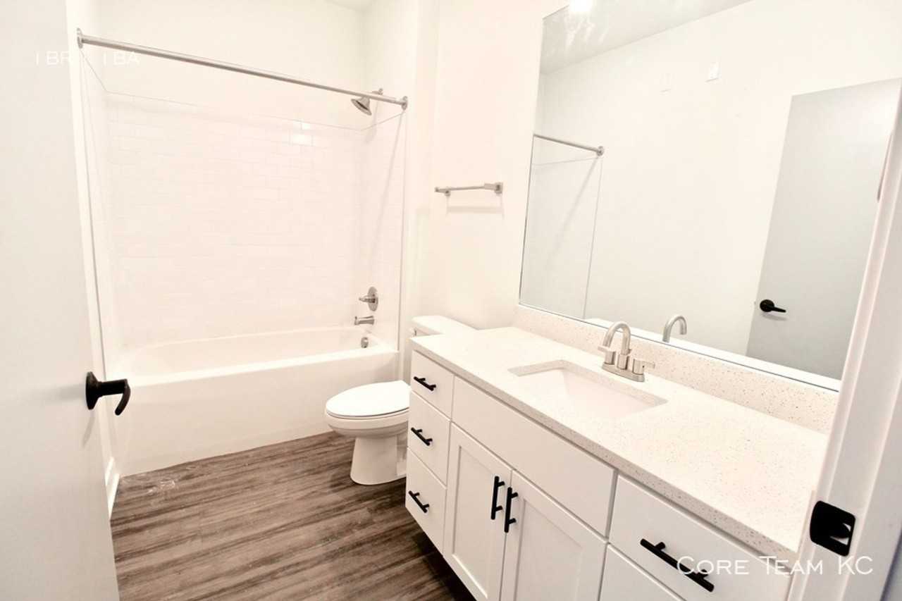 222 Waldo Flats - Photo 7 of 39