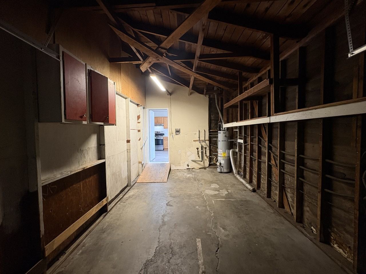 21612 Berendo Avenue - Photo 6 of 19