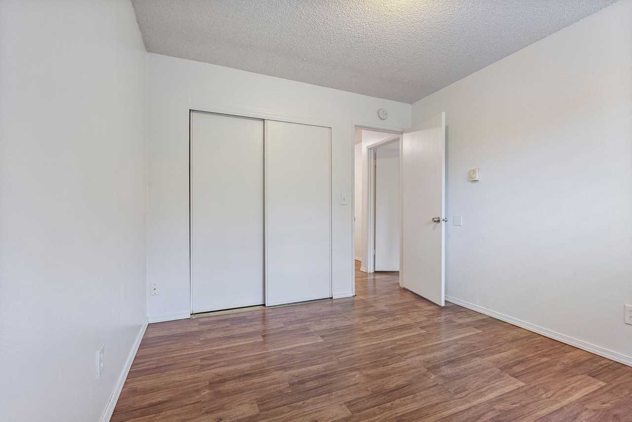 Sandy Terrace Apartments - Photo 4 of 44