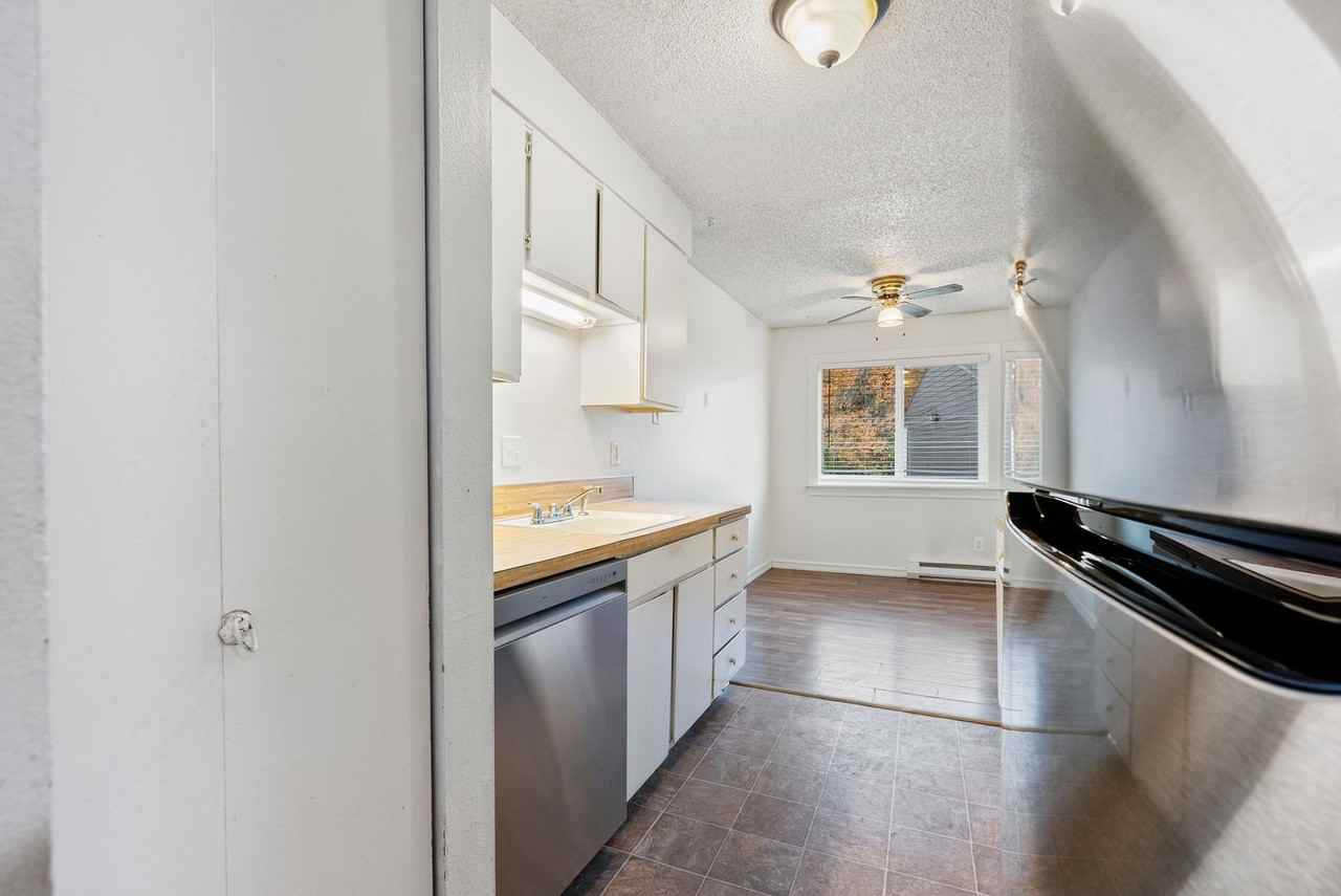 Sandy Terrace Apartments - Photo 5 of 44