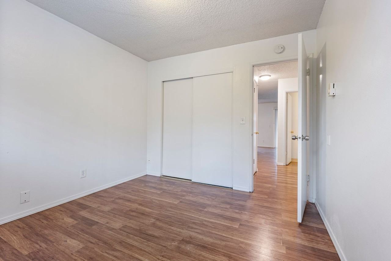 Sandy Terrace Apartments - Photo 7 of 44