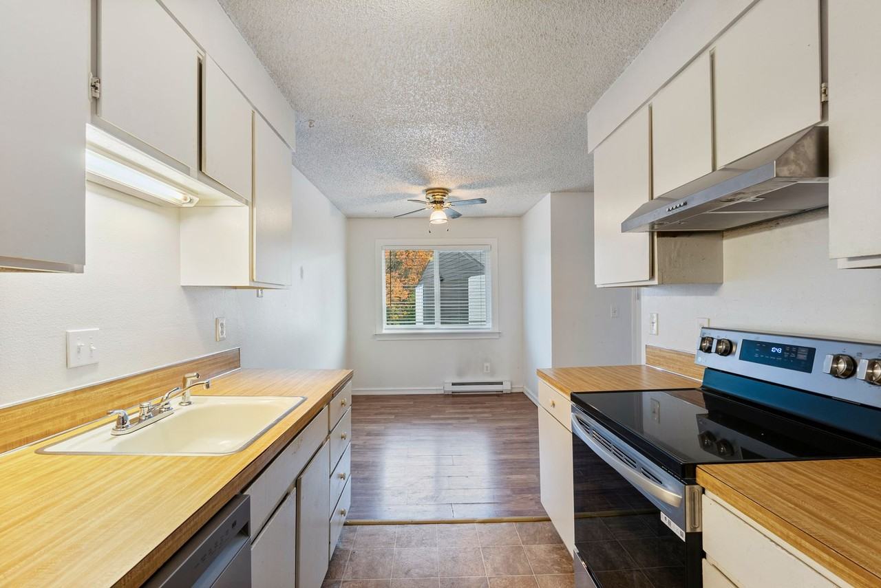 Sandy Terrace Apartments - Photo 3 of 50