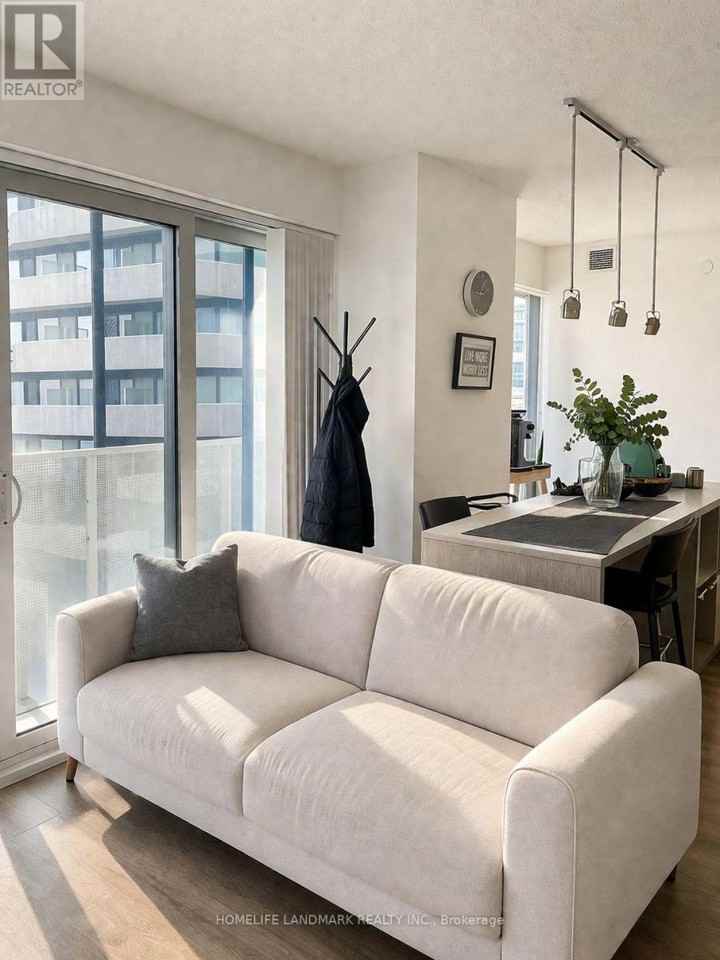 88 Harbour Street #2010 - Photo 5 of 9