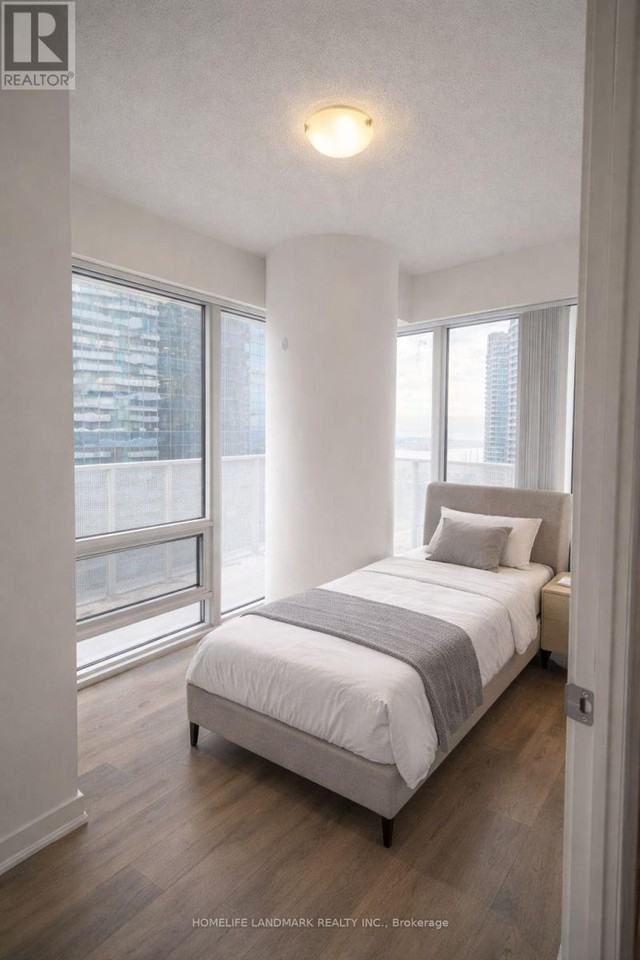 88 Harbour Street #2010 - Photo 7 of 9