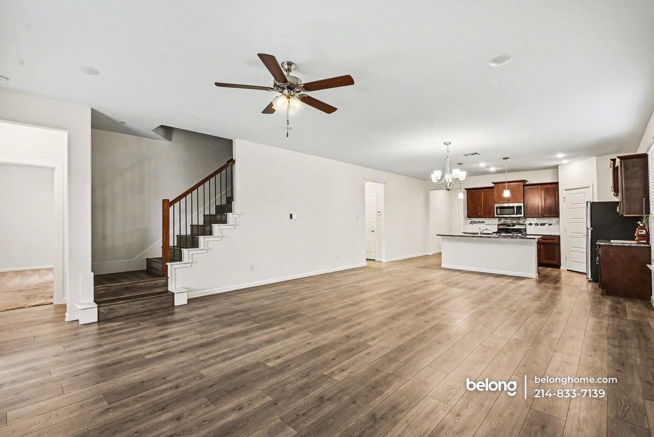 5458 Ridgeway Dr - Photo 4 of 17