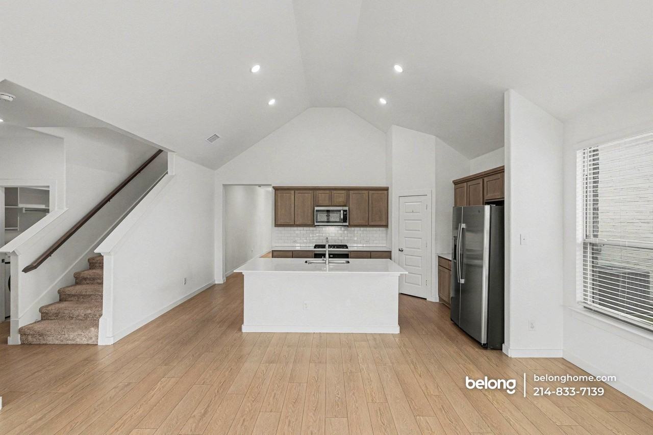 509 Huntley Dr - Photo 2 of 17