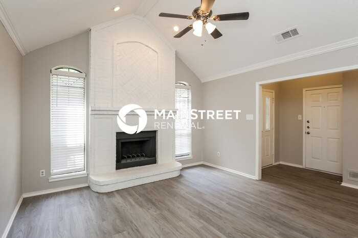 1616 Allen Dr - Photo 3 of 18