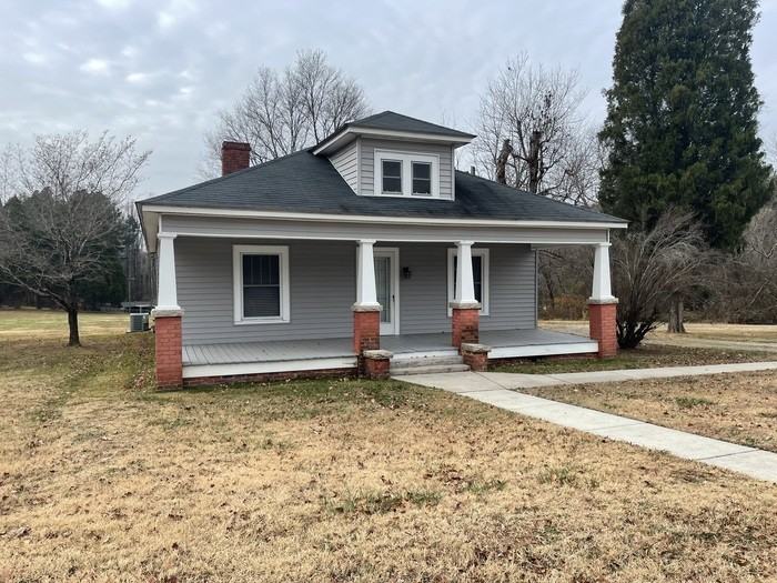 2417 Statesville Blvd - Photo 2 of 13
