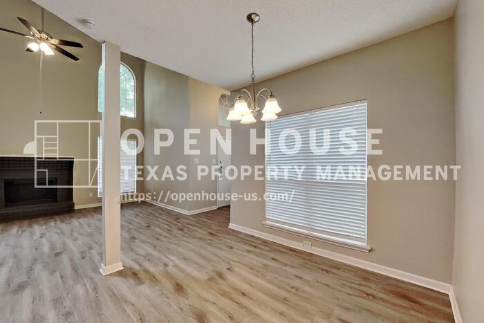 2413 Browning Dr - Photo 4 of 20