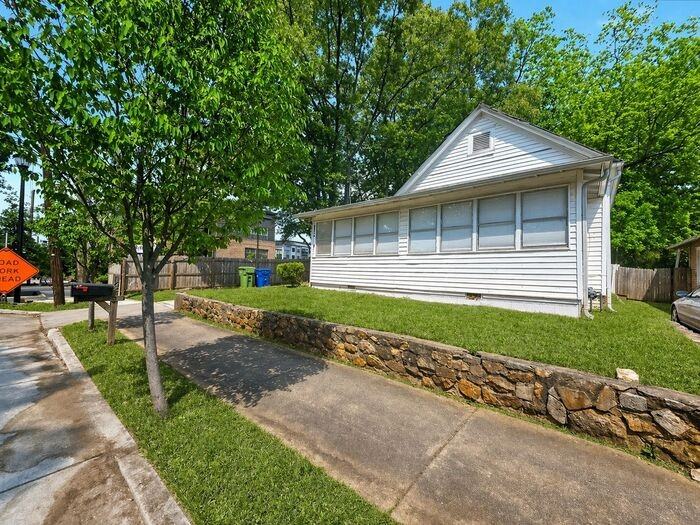 1272 Allene Ave Sw - Photo 2 of 25