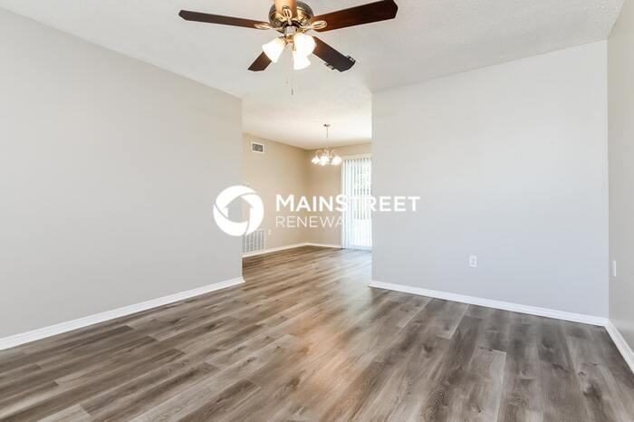 751 Evangeline Ave - Photo 3 of 16