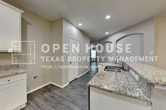 10441 Evening View Dr - Photo 7 of 22