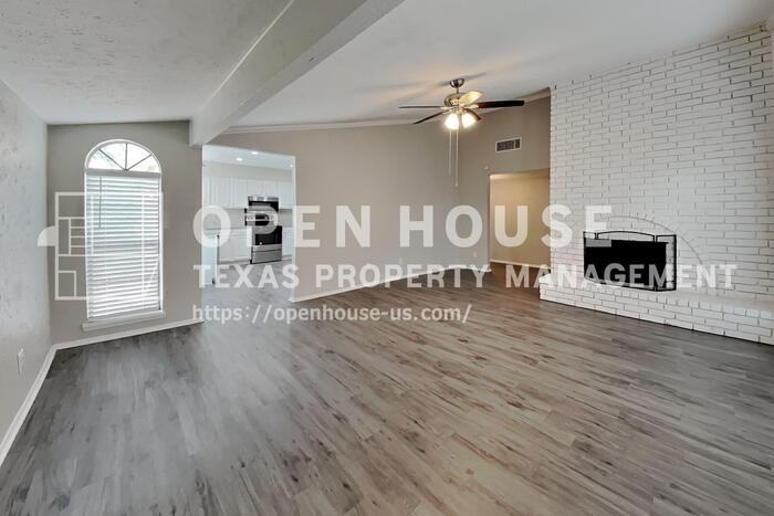 2709 Roman Way - Photo 4 of 18