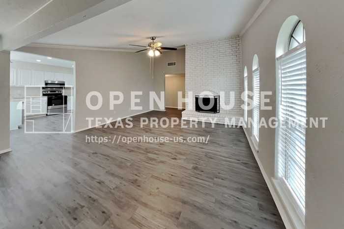 2709 Roman Way - Photo 5 of 18