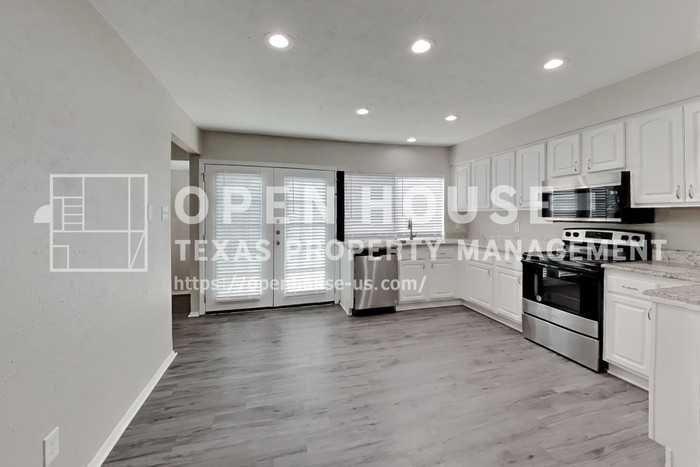 2709 Roman Way - Photo 7 of 18