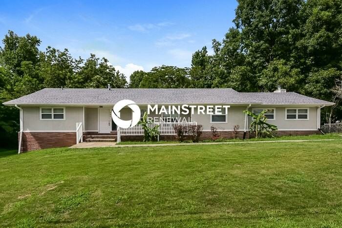 960 5th St - Photo 4 of 17