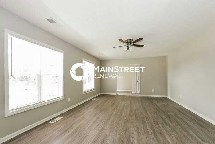 960 5th St - Photo 5 of 17