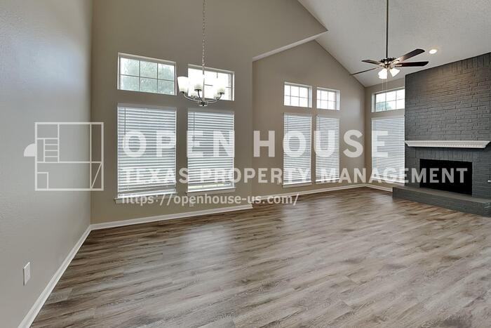 3366 Fox Hollow Ct - Photo 4 of 22