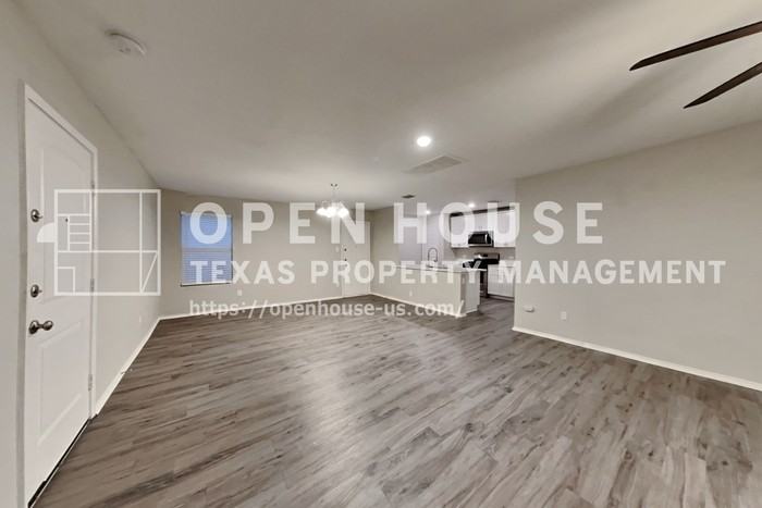 5529 Mcclelland St - Photo 4 of 18