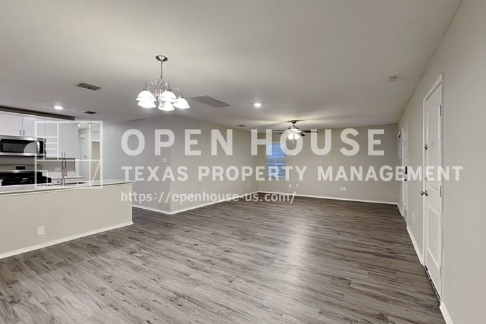 5529 Mcclelland St - Photo 7 of 18