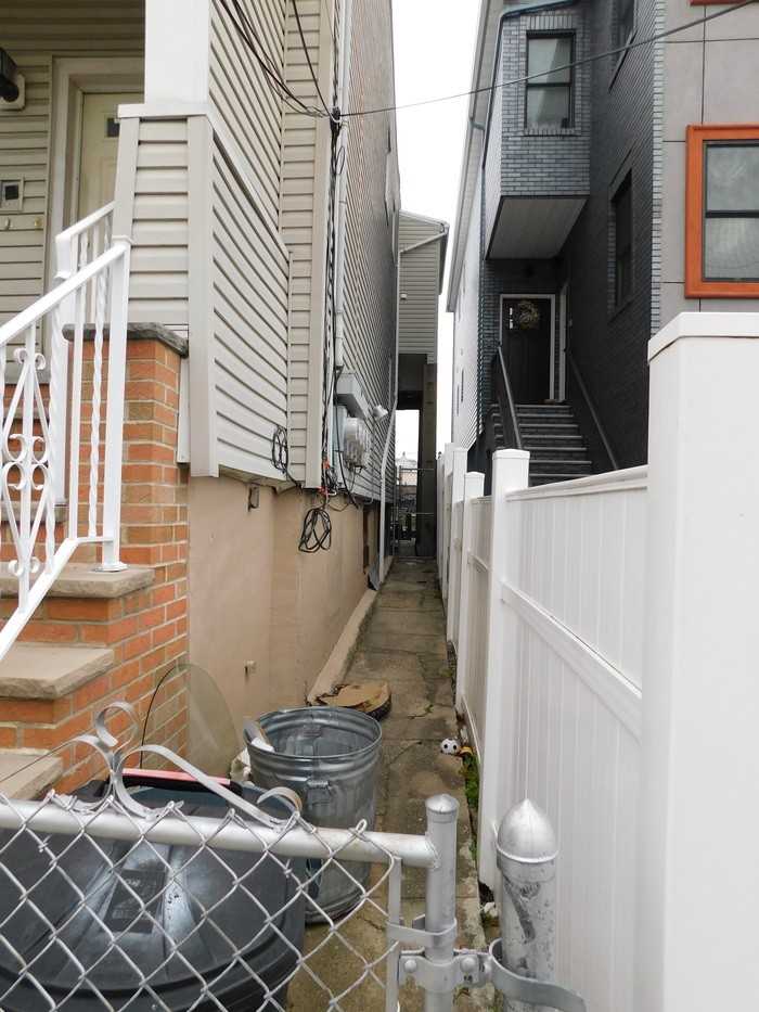 65 W 19th St #1 - Photo 4 of 15