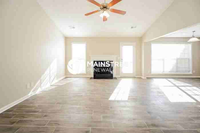 1604 Madison Dr - Photo 3 of 16