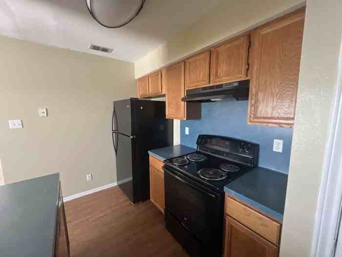 3936 Bourbon St #6 - Photo 3 of 10