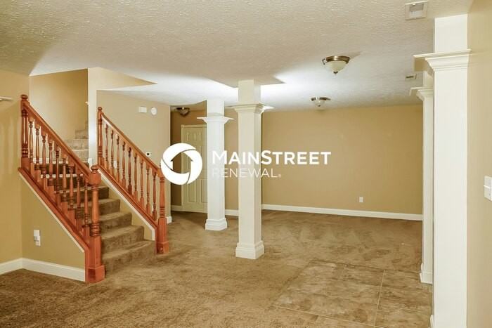 8110 Meadow Bend Dr - Photo 2 of 17