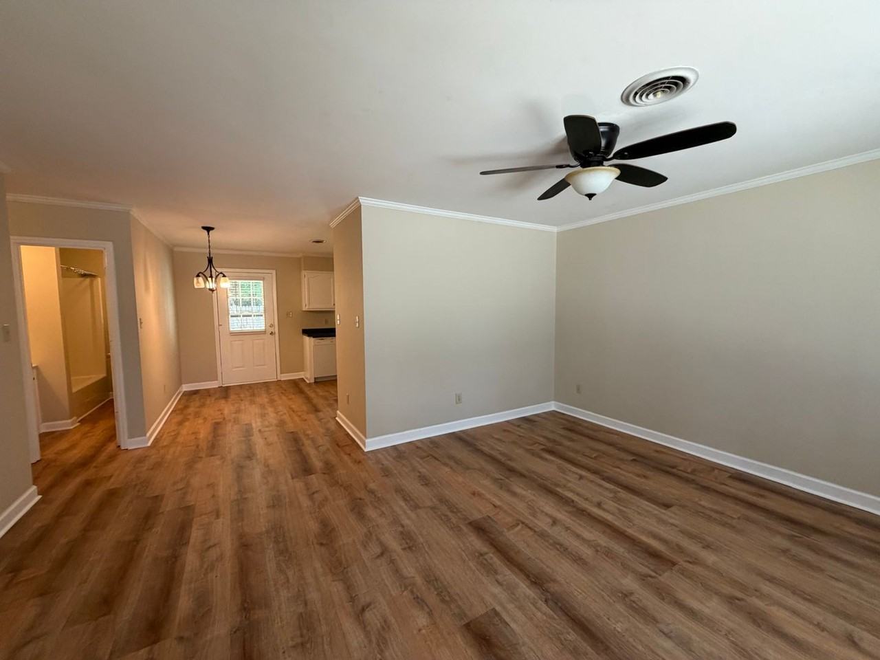 565 Cedarvilla Dr - Photo 2 of 13