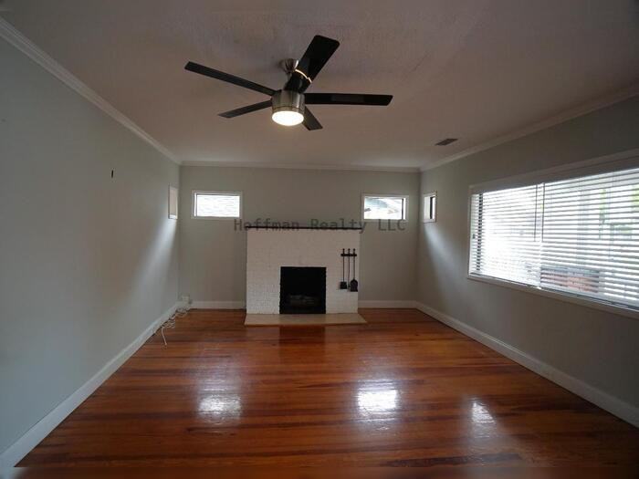 916 E 25th Ave - Photo 5 of 17