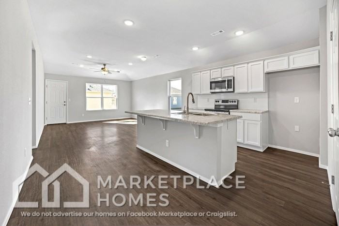 981 E Starling St - Photo 7 of 39