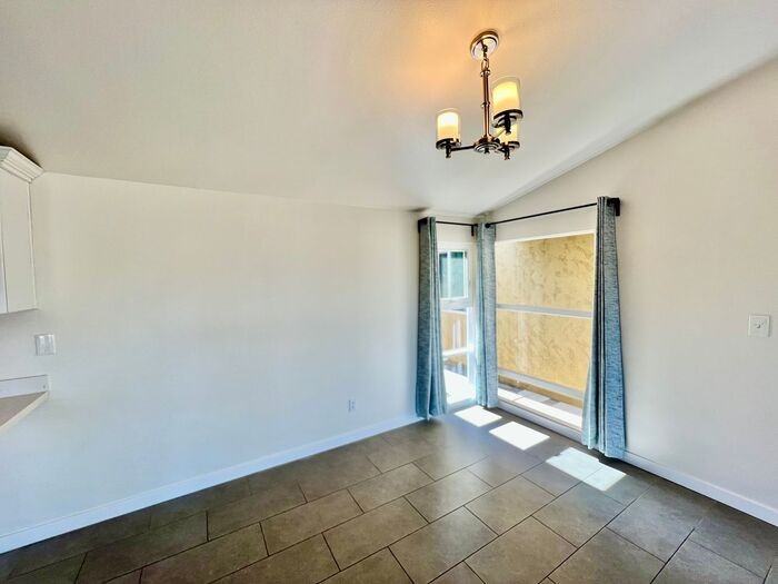 2450 Bartel St - Photo 5 of 19