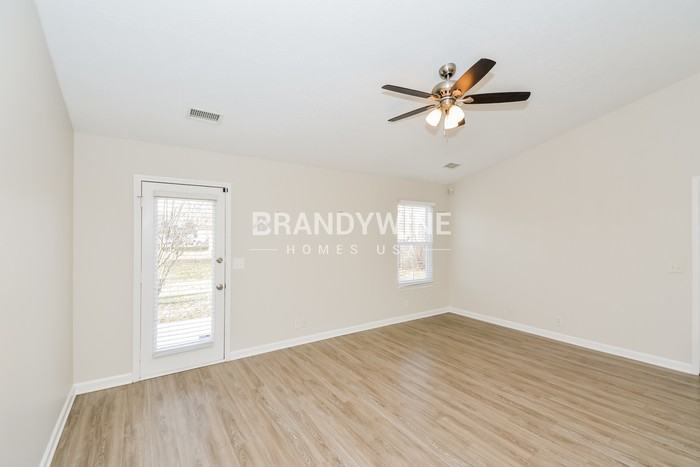 1138 Melvin Dr - Photo 3 of 20