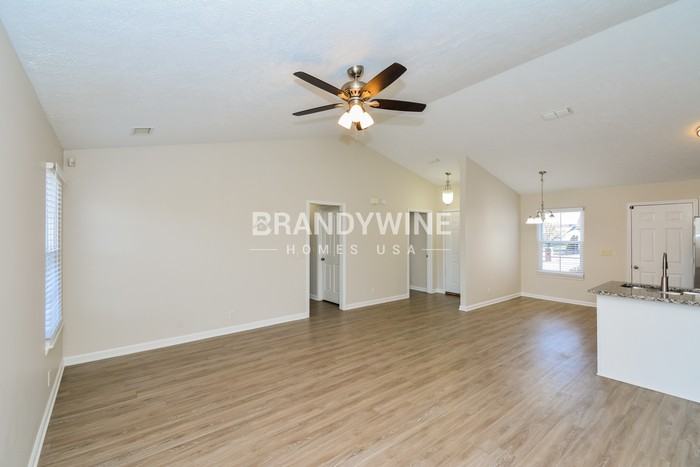 1138 Melvin Dr - Photo 4 of 20