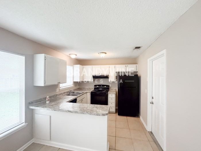 2174 Cypress Landing Dr - Photo 6 of 17