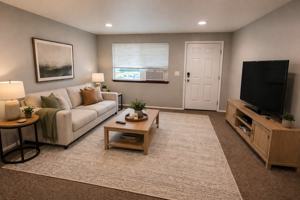 featured image of 4004 W Walnut St